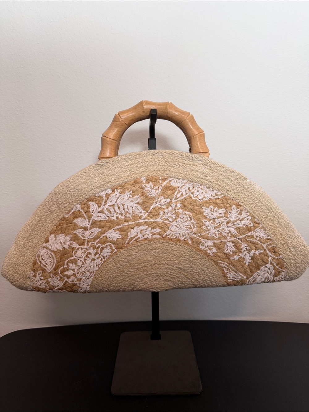 Antik Kraft | Jute Half-Moon Vacation Summer Bag w/ Bamboo Handles